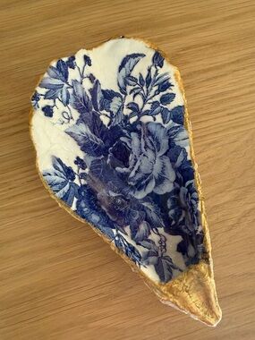Oyster shell Blue Floral Decorative trinket tray with Gold Edge